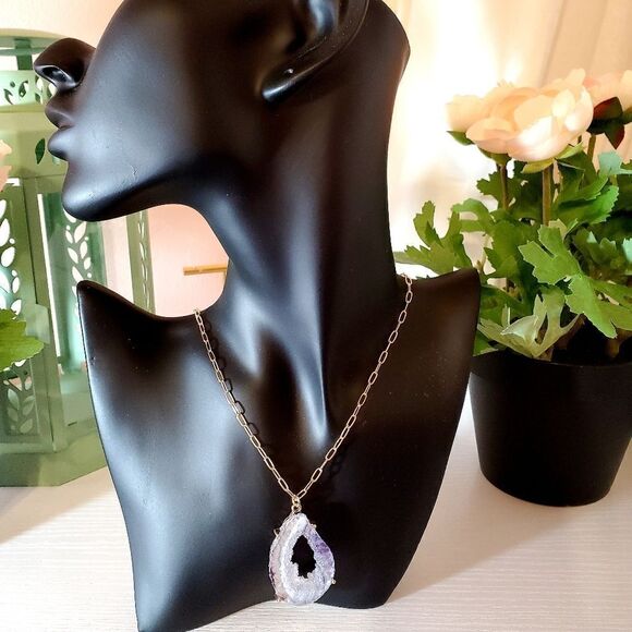 AGATE Druzy Goldtone Necklace - Picture 2 of 4